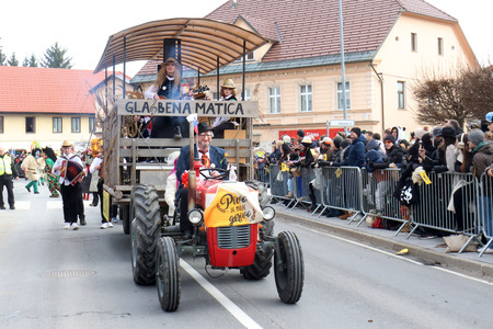 ZLATA POROKA PUSTNI KARNEVAL 28 FOTO LJUBO VUKELIČ